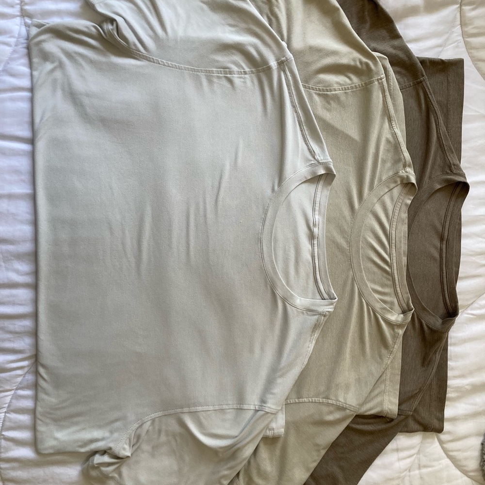 (3) Vuori Men's Strato Tech Tee